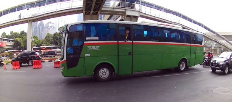 Bus-Mayasari-Bakti-1