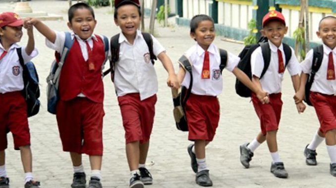 853-ilustrasi_siswa_sd_istimewa-696x341